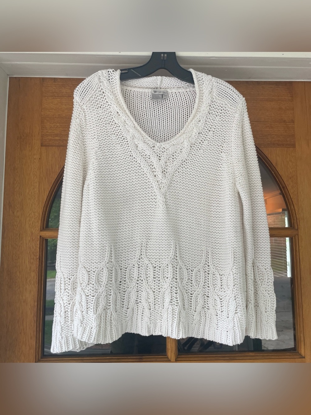Worth New York Women’s White Cableknit V Neck Sweater Size Large